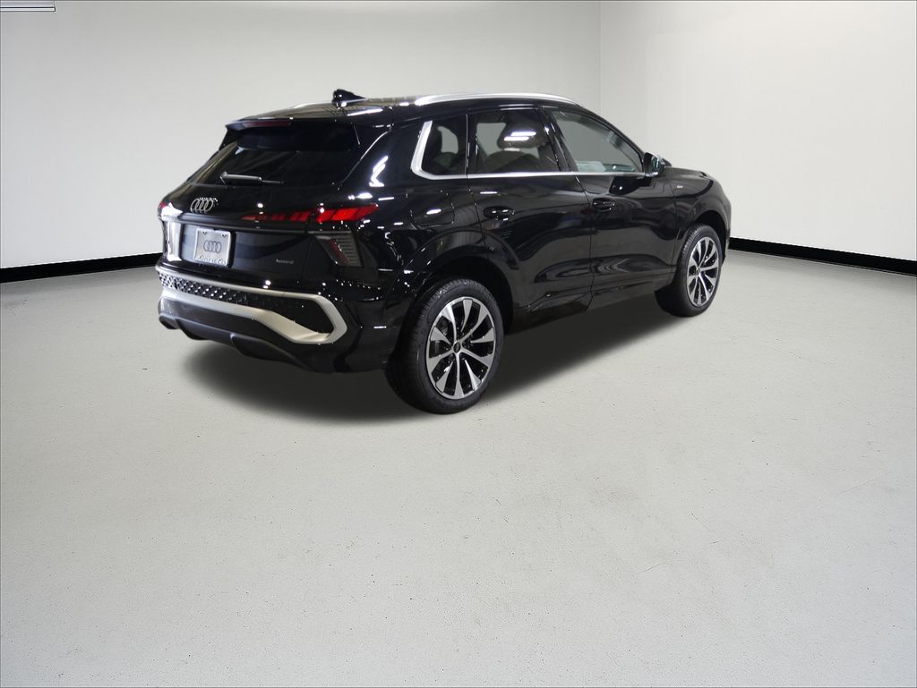 Thumbnail: 2026 Audi Q3 - 5