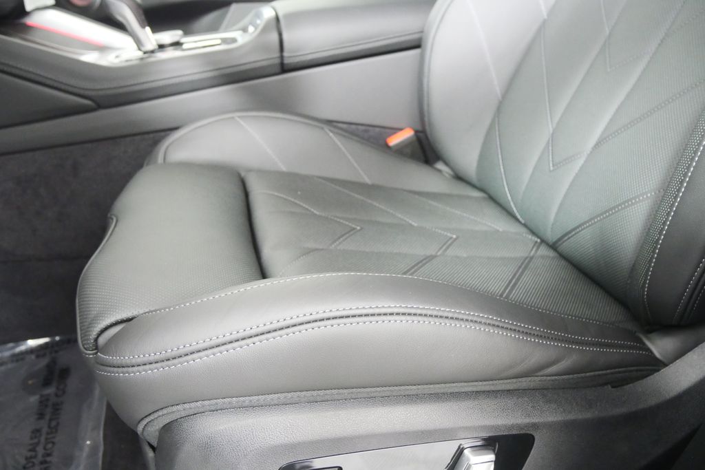 Thumbnail: 2026 BMW XM - 10