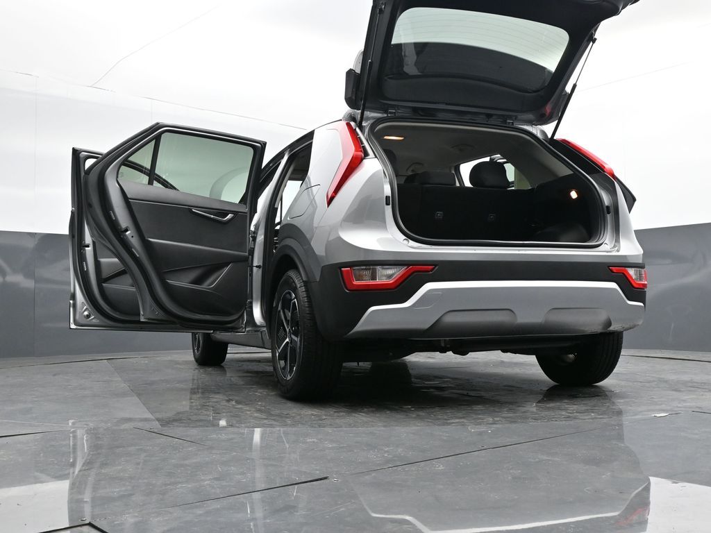 2023 Kia Niro LX