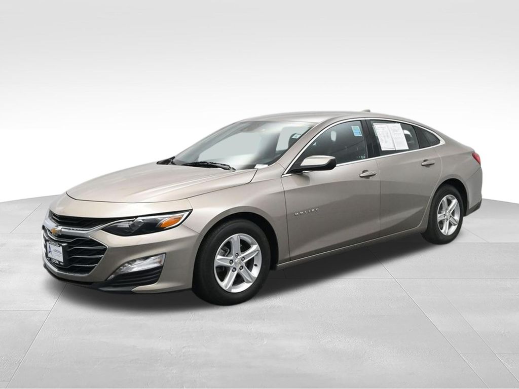 Mineral Gray Metallic 2023 Chevrolet Malibu LT with 1LT FWD Sedan Front-Wheel Drive Continuously Variable Transmission