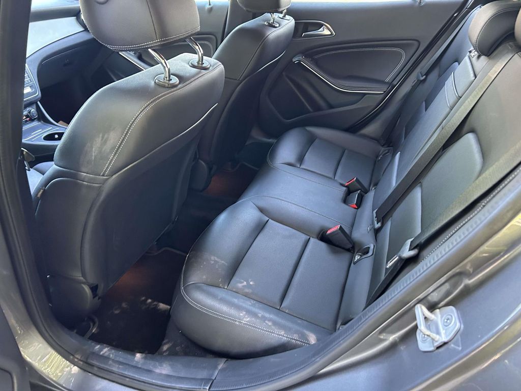 Used 2018 Gray Mercedes-Benz GLA 250 image 9