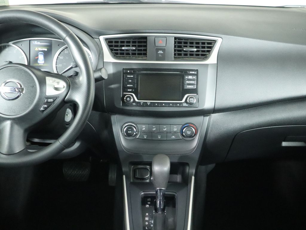 Thumbnail: 2018 Nissan Sentra - 14