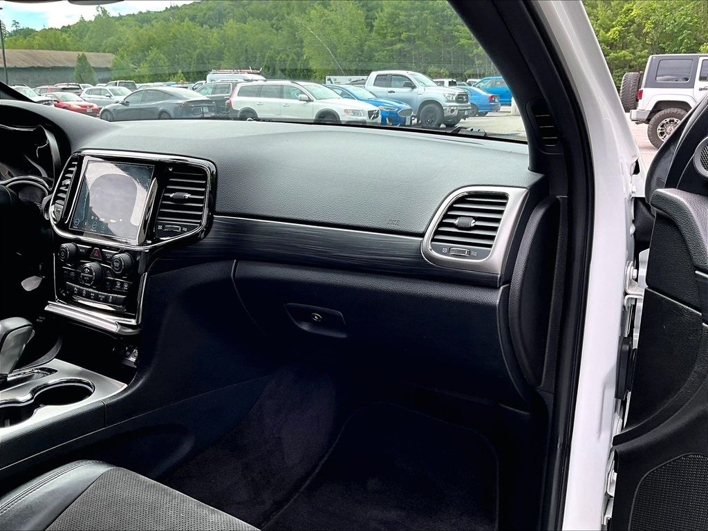 2019 Jeep Grand Cherokee — photo 13