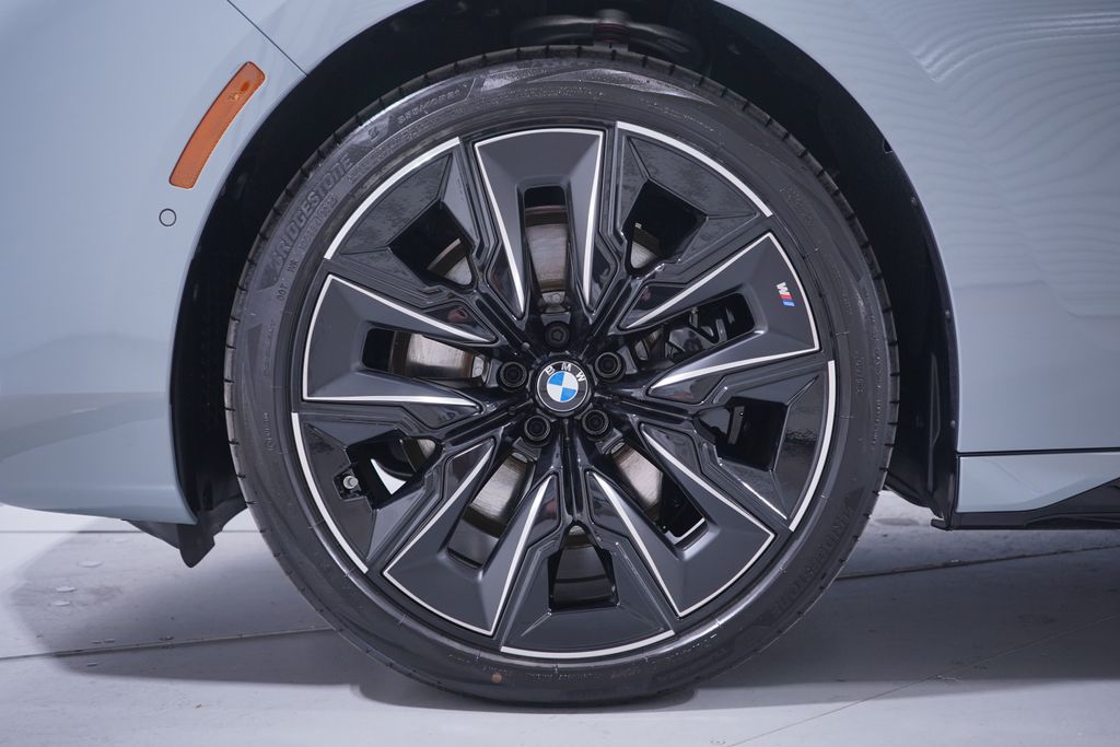 Thumbnail: 2026 BMW 7 Series - 2