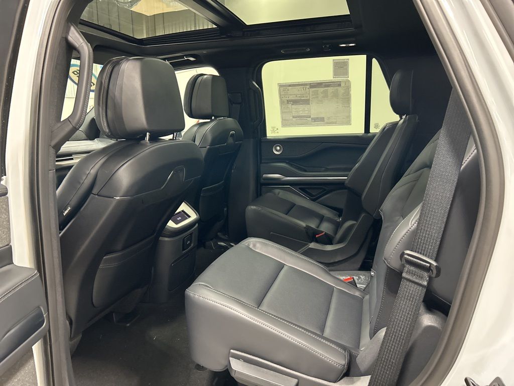 new 2026 Lincoln Navigator car, priced at $106,480