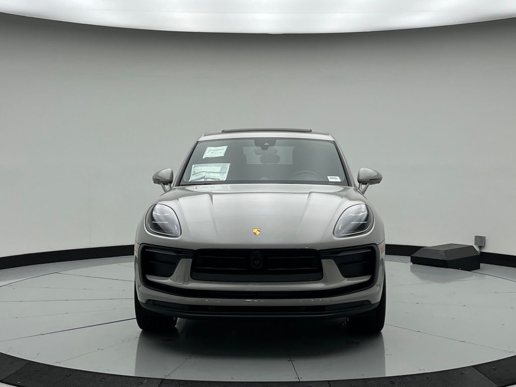 Thumbnail: 2026 Porsche Macan - 6
