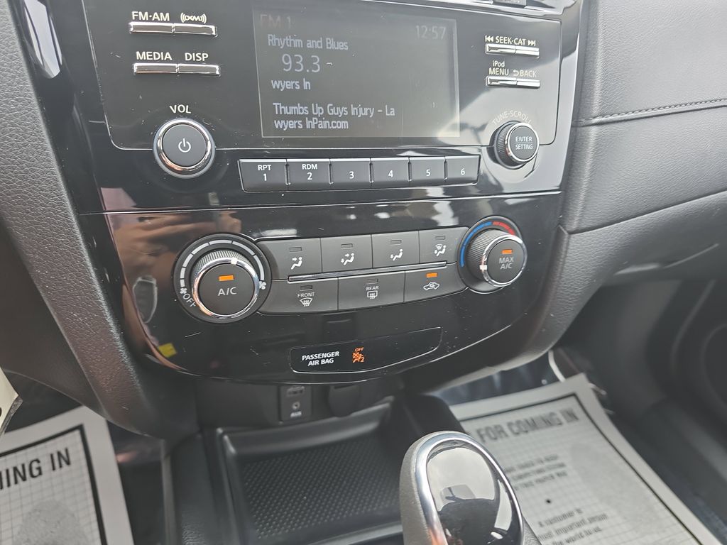 2017 Magnetic Black Nissan Rogue S AWD SUV