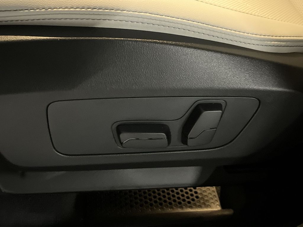 Thumbnail: 2026 BMW X1 - 12