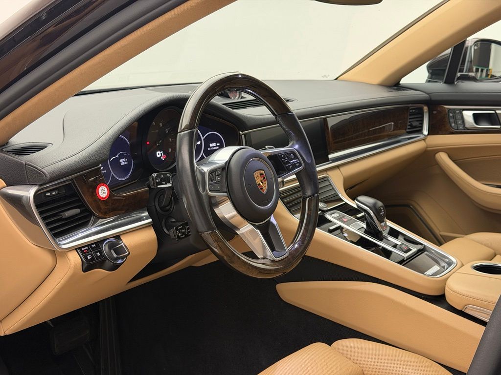 Thumbnail: 2018 Porsche Panamera - 8