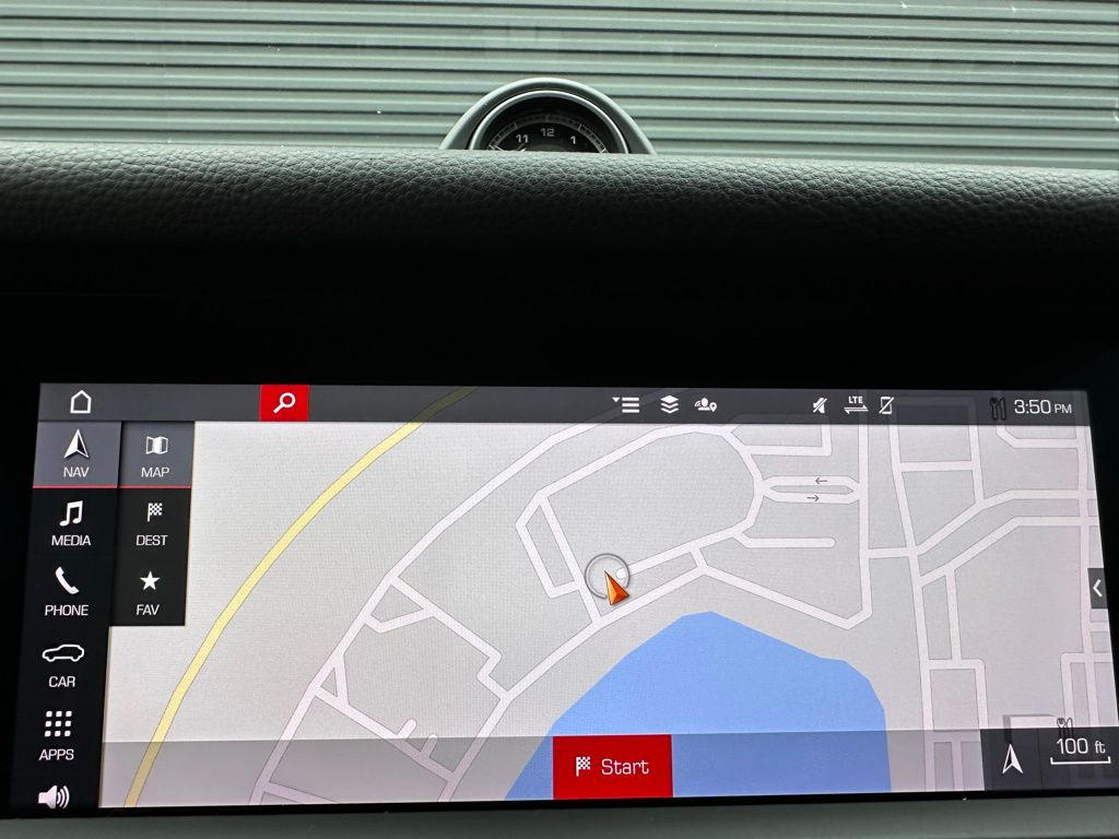 Thumbnail: 2022 Porsche Macan - 29