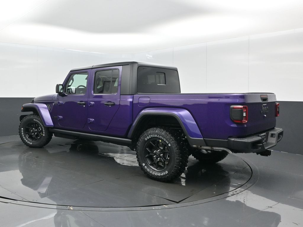 View vehicle photo 6