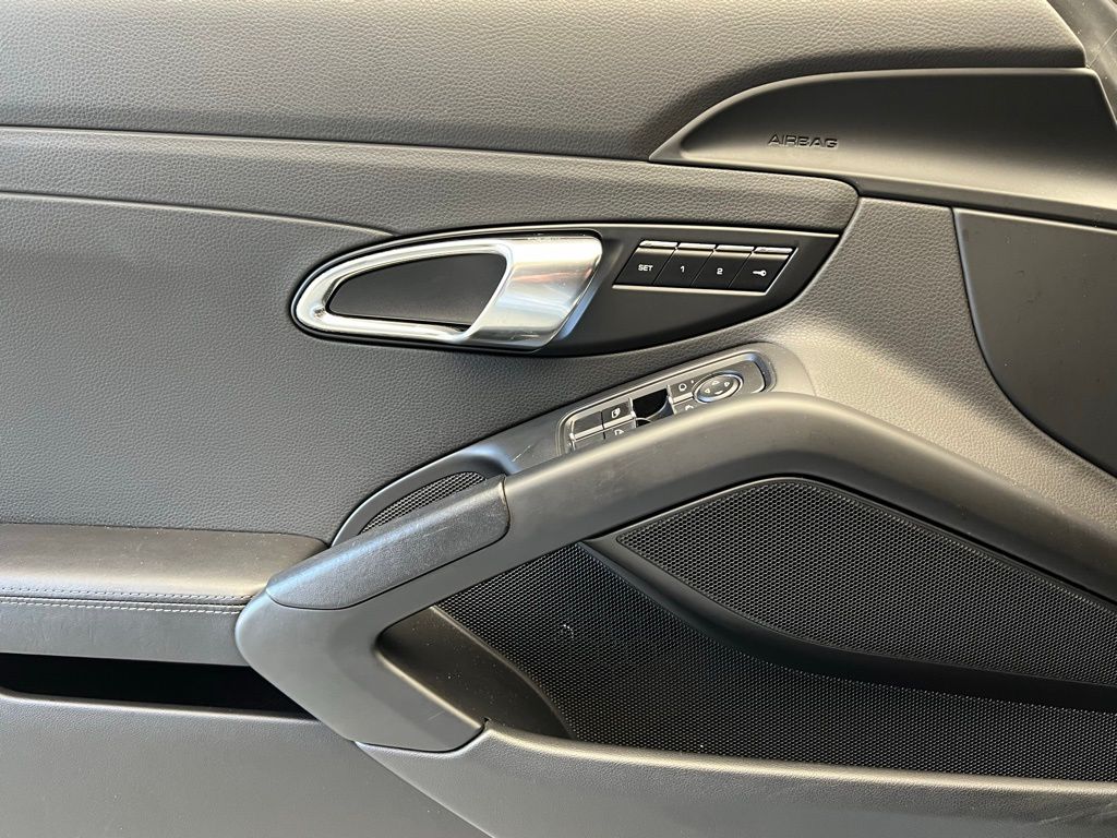 Thumbnail: 2015 Porsche Boxster - 19