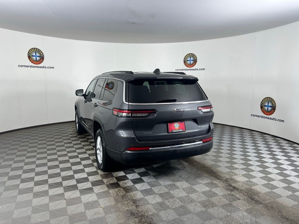 Used 2023 Gray Jeep Laredo image 22