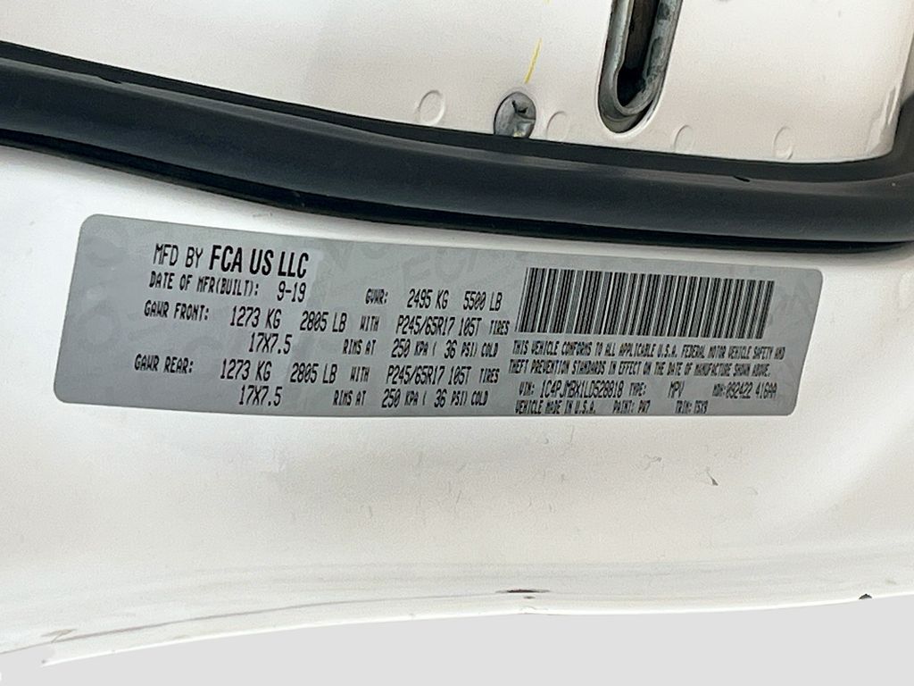 Used 2020 White Jeep Trailhawk image 31