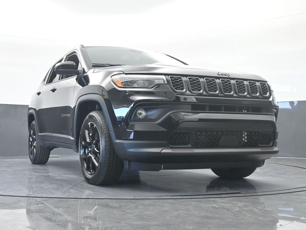 New 2026 Diamond Black Crystal Pearlcoat Jeep Latitude image 61