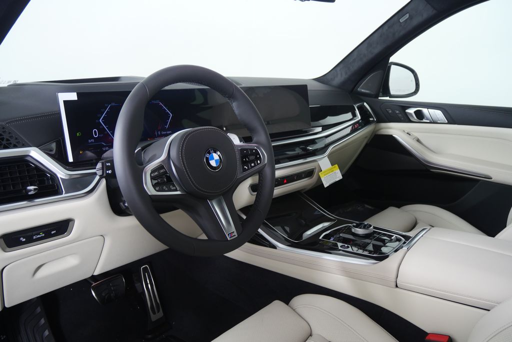Thumbnail: 2026 BMW X7 - 13