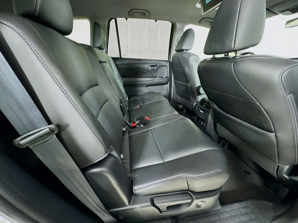 Used Car 2020 Honda Pilot  Touring For Sale Under $25,000 In Austin, Texas