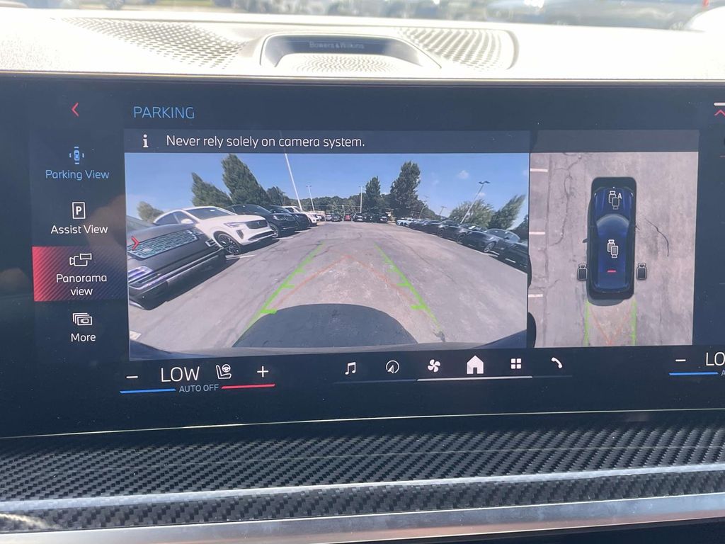 Used 2025 Blue BMW M60i image 32
