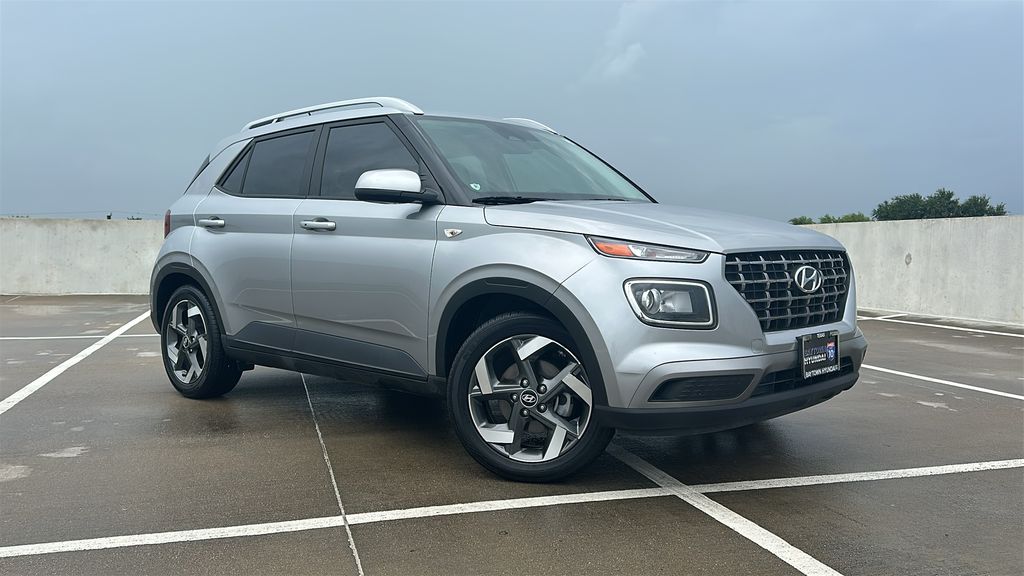 2024 Hyundai Venue SEL Silver at Baytown Hyundai