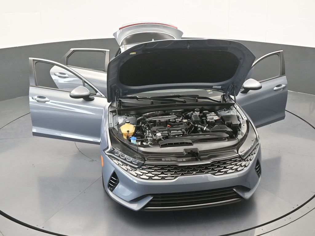 Used 2024 Everlasting Silver Kia LXS image 66
