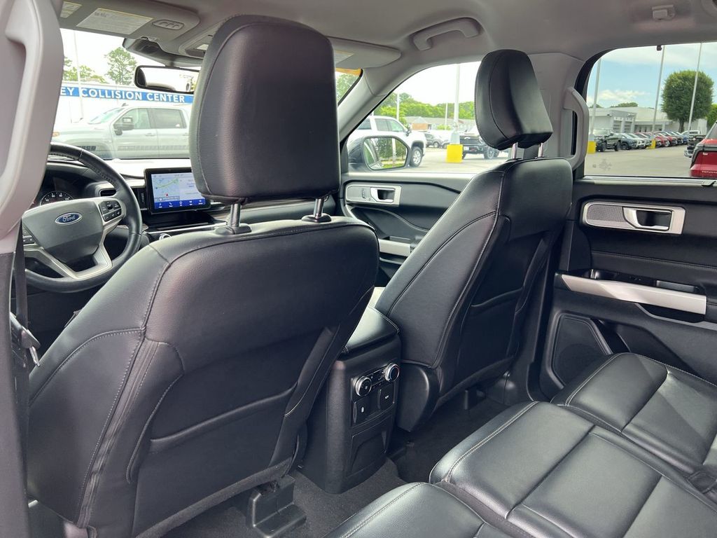2023 Ford Explorer Limited photo