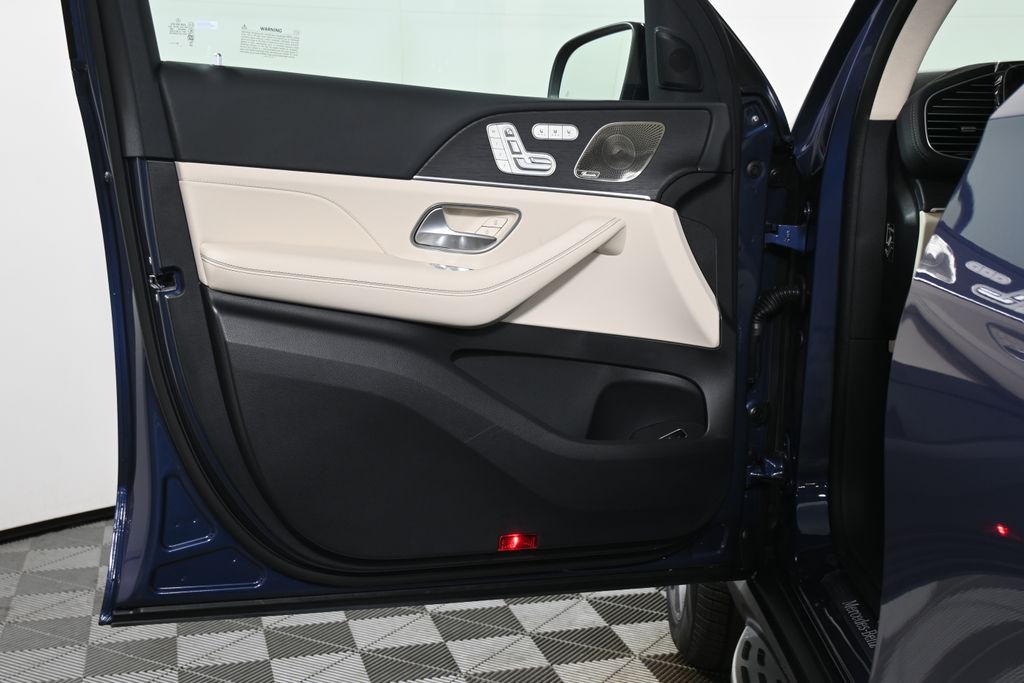 Thumbnail: 2026 Mercedes-Benz GLE - 24