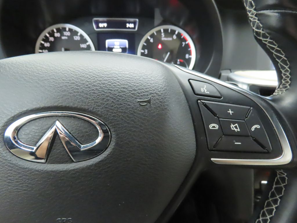Thumbnail: 2018 INFINITI QX30 - 12