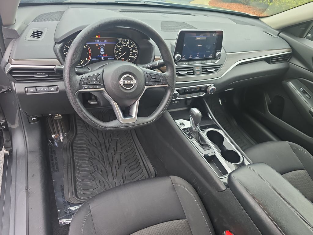 Used 2024 Nissan Altima Sedan
