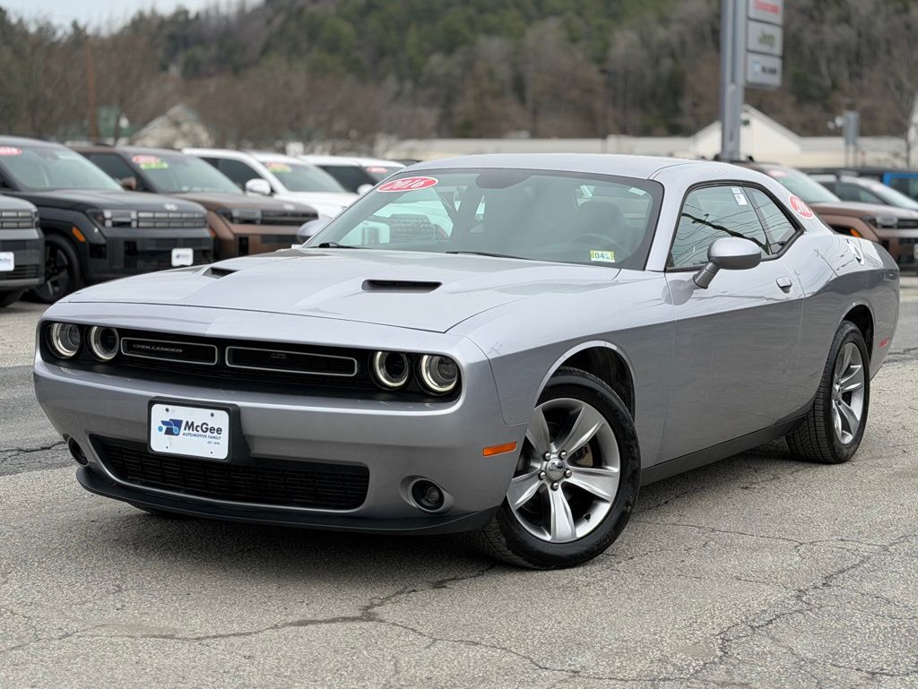 Silver (Billet Clearcoat) 2016 Dodge Challenger SXT RWD Coupe Rear-Wheel Drive 8-Speed Automatic