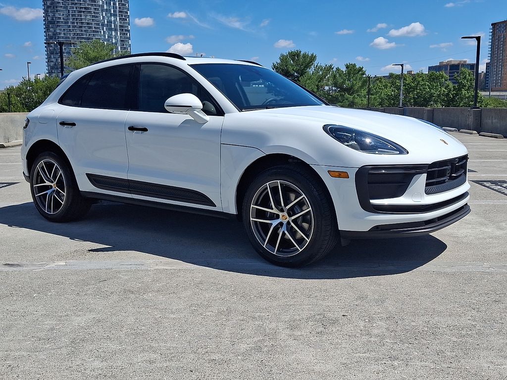 Thumbnail: 2026 Porsche Macan - 7