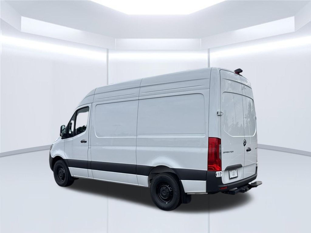 Thumbnail: 2026 Mercedes-Benz Sprinter - 3