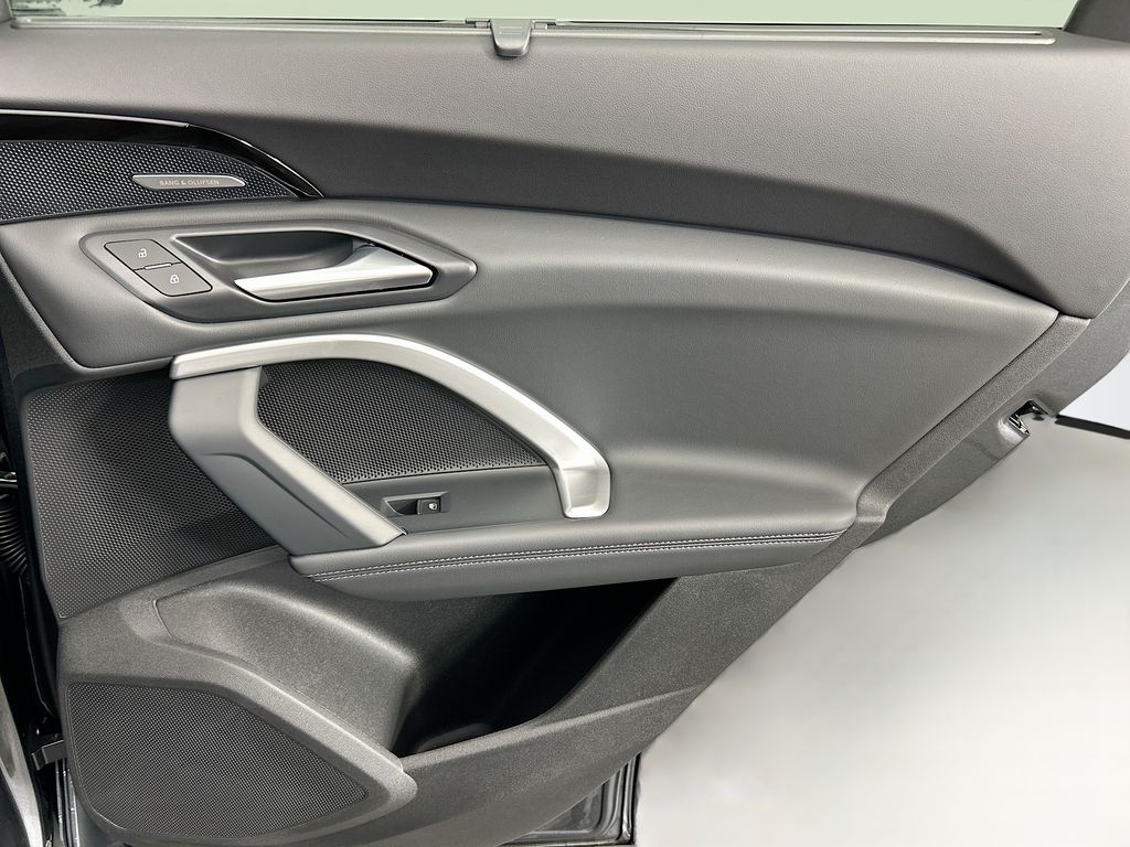 Thumbnail: 2025 Audi Q5 - 27