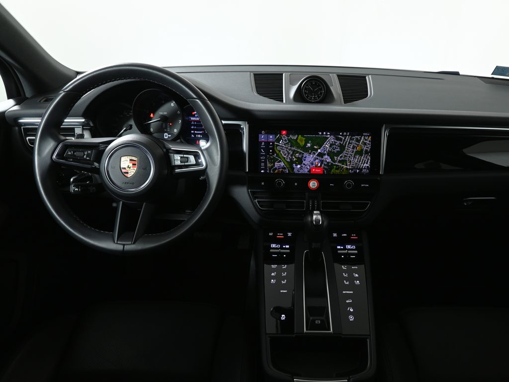 Thumbnail: 2024 Porsche Macan - 16