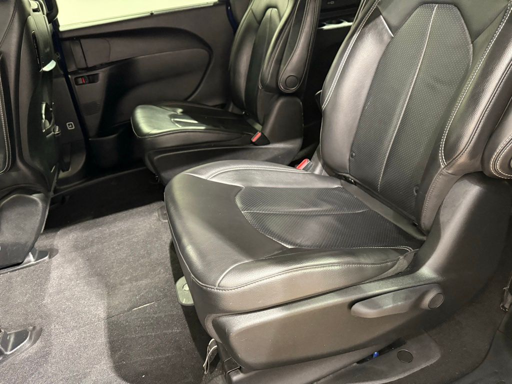 Thumbnail: 2021 Chrysler Pacifica - 19