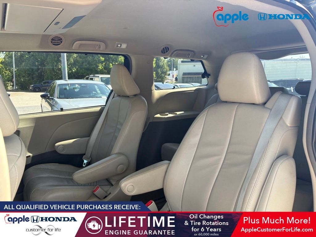 2014 Toyota Sienna XLE 7 Passenger