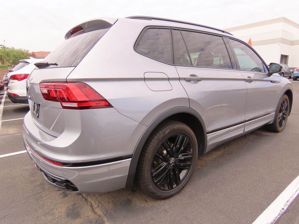 Thumbnail: 2022 Volkswagen Tiguan - 4