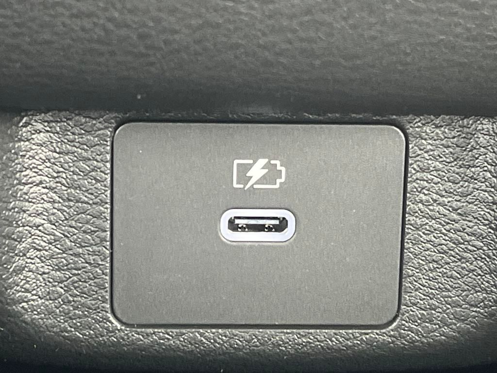 2025 Nissan Versa 1.6 SV photo