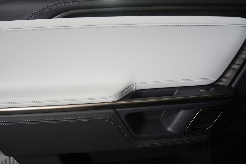 Thumbnail: 2023 Rivian R1S - 14