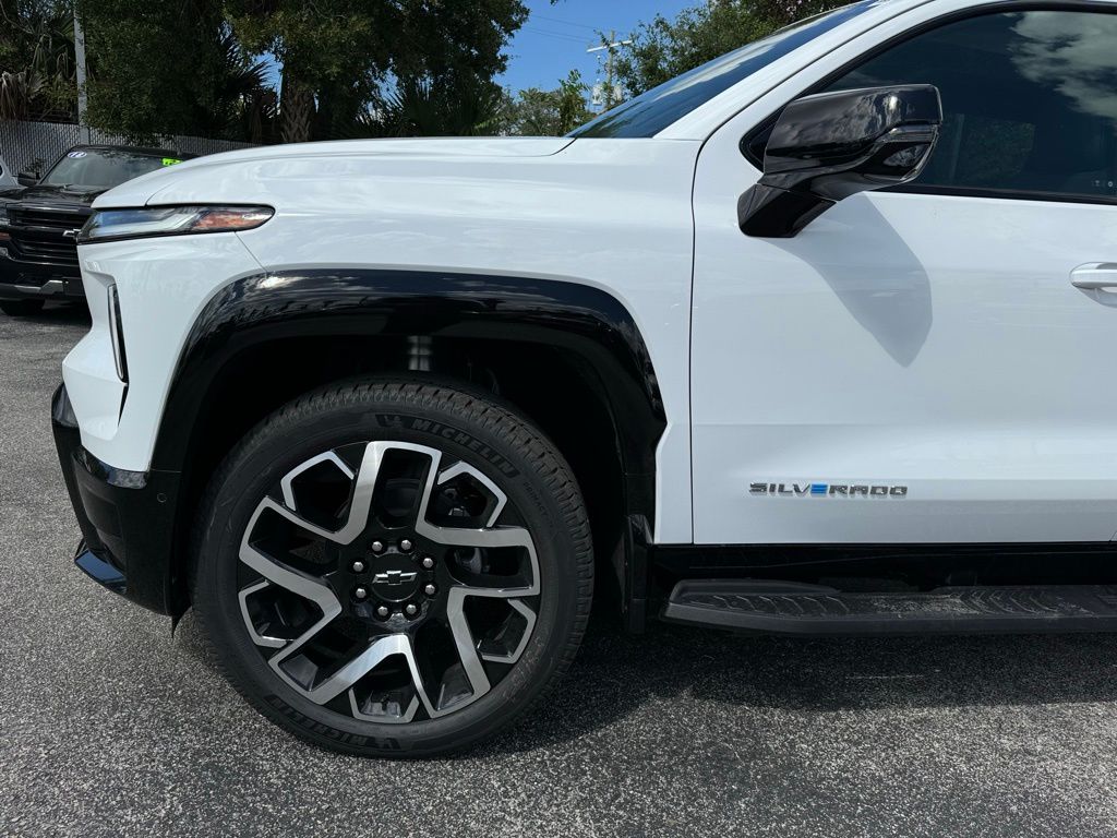 2024 Chevrolet Silverado EV RST 11