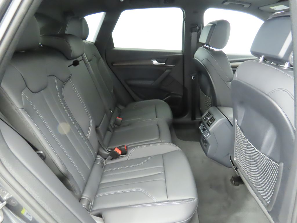 2025 Audi Q5  23