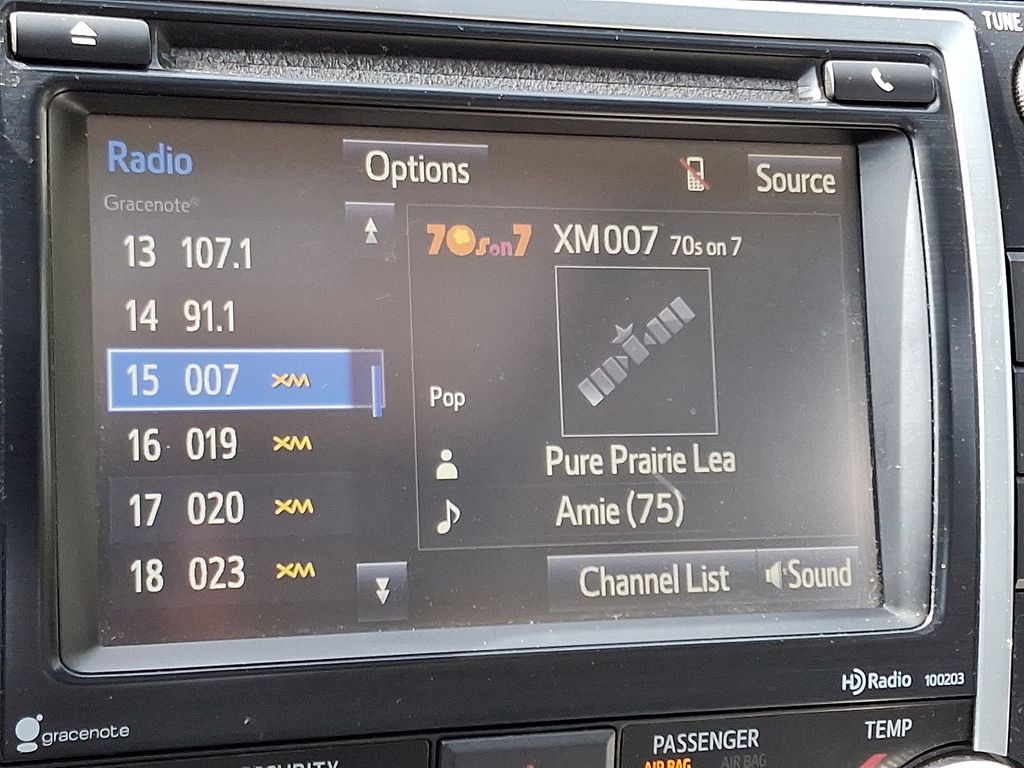 2014 Toyota Camry XLE 17