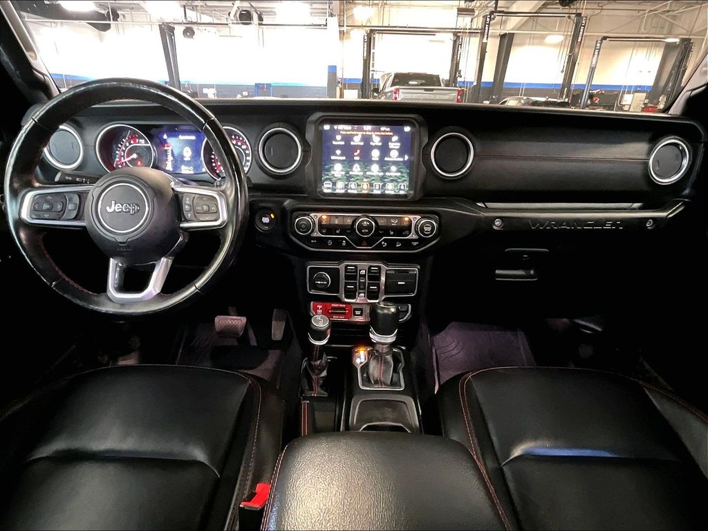 2020 Jeep Wrangler — photo 22