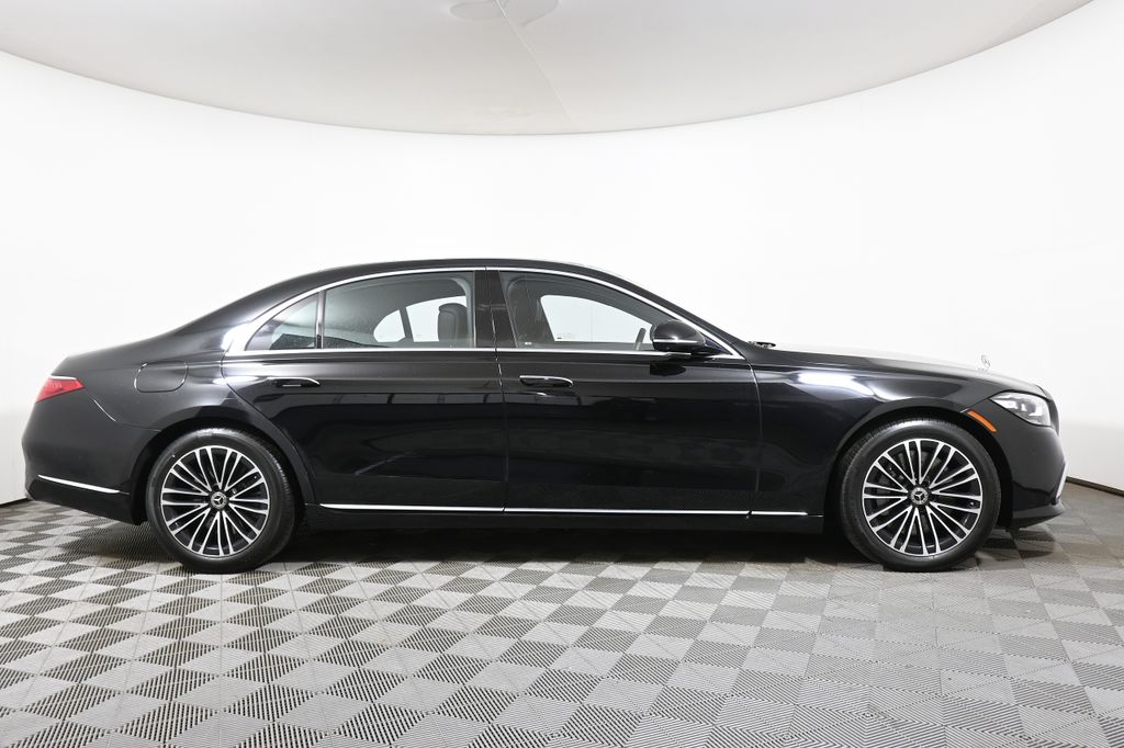 Thumbnail: 2023 Mercedes-Benz S-Class - 8