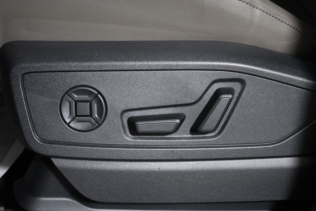 Thumbnail: 2025 Audi Q5 - 26