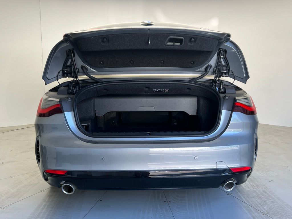 Thumbnail: 2026 BMW 4 Series - 9