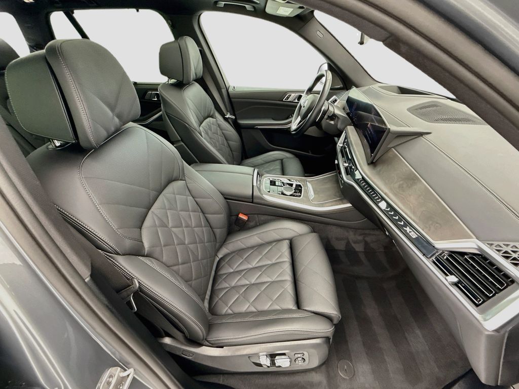 Thumbnail: 2026 BMW X5 - 19