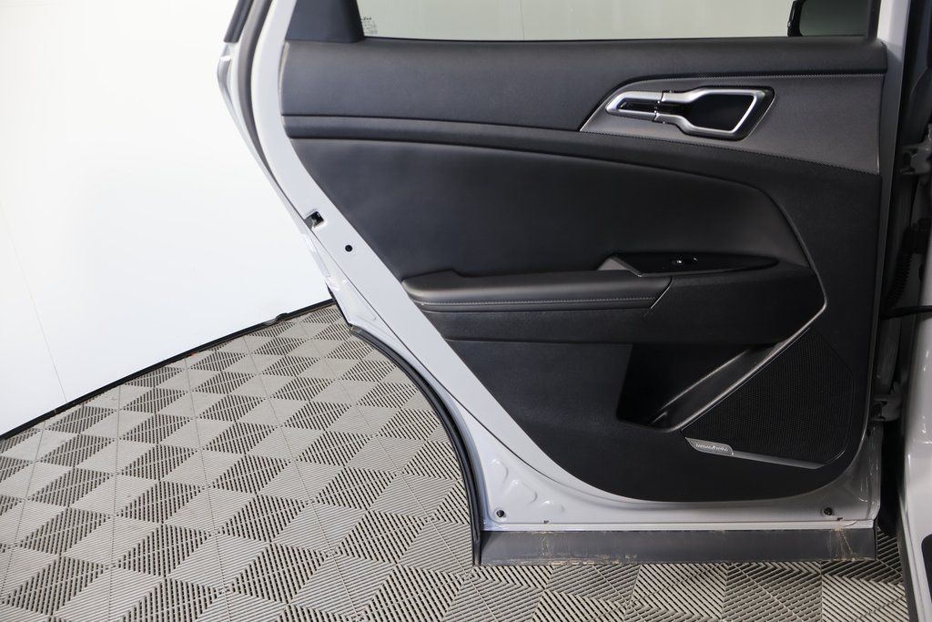 Thumbnail: 2025 Kia Sportage - 13