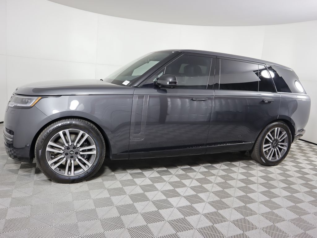 2025 Land Rover Range Rover SE 8