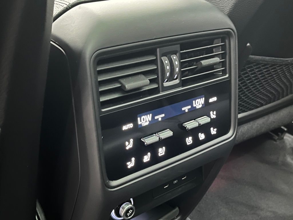 Thumbnail: 2025 Porsche Cayenne - 27