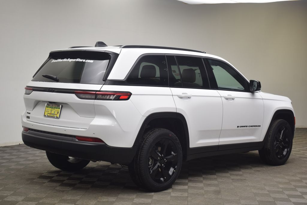 new 2026 Jeep Grand Cherokee car, priced at $48,485